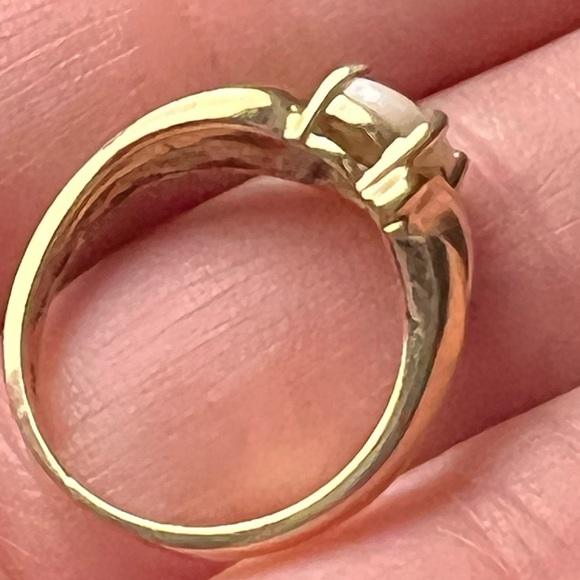 10k Yellow Gold Opal Ring - Picture 13 of 16